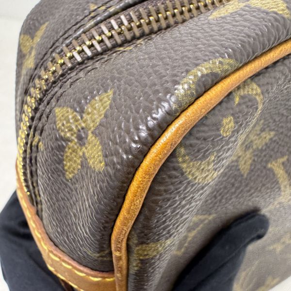 LV Monogram 老花手拿包 