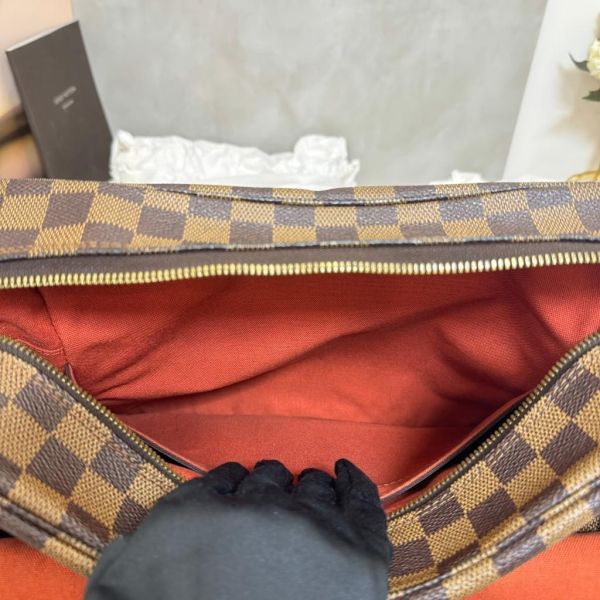 Louis Vuitton 棋盤上扣斜背包 