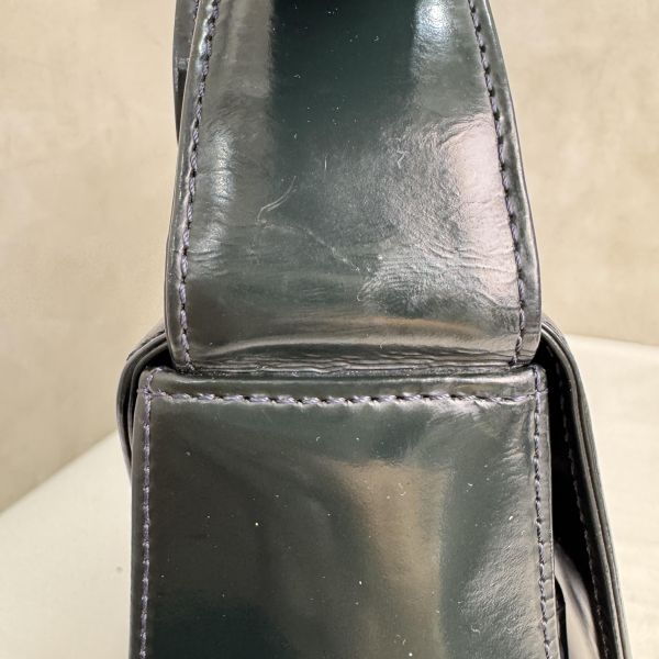 Versace經典黑色漆皮包 