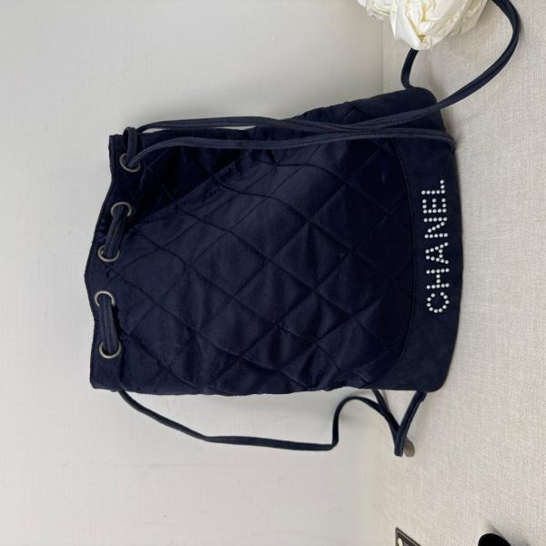 Chanel 菱格緞面珍珠logo後背包 