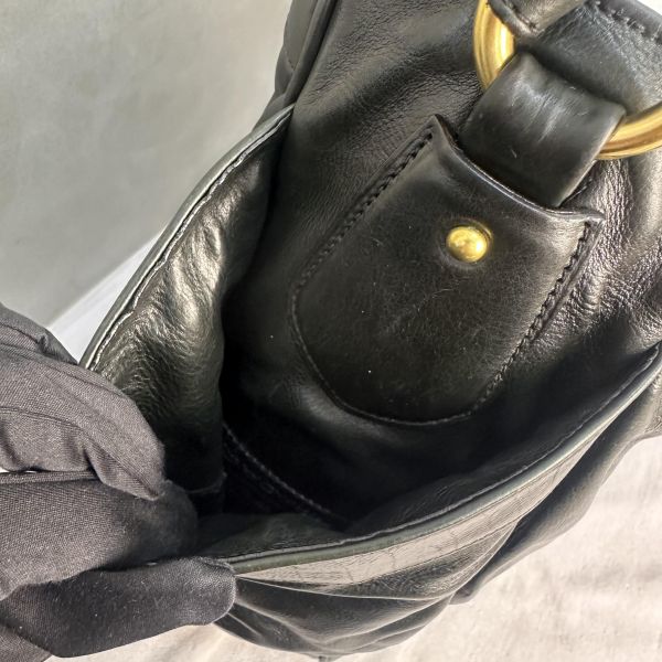 Prada  Vitello Daino Hobo 黑色手提包 