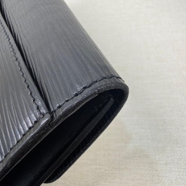 LV EPI水波紋黑色信封手拿包 