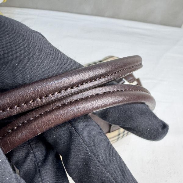 Burberry 經典格紋圓筒包 