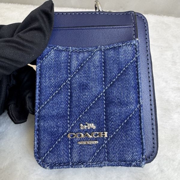COACH 丹寧藍衍縫拼接皮革鏈帶卡夾零錢包 