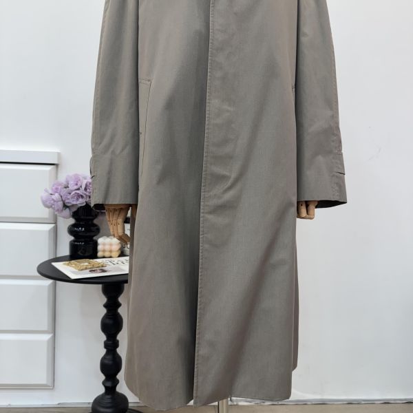Burberry 灰色長款風衣 