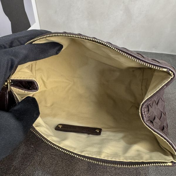 Bottega Veneta 經典Intrecciato 納帕小羊皮編織拉鍊手拿包* 