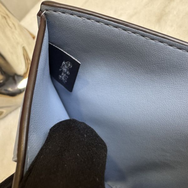 Coach 藍牛皮短夾 