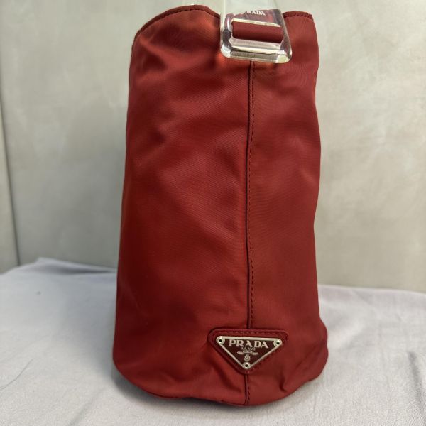 Prada 水桶包 
