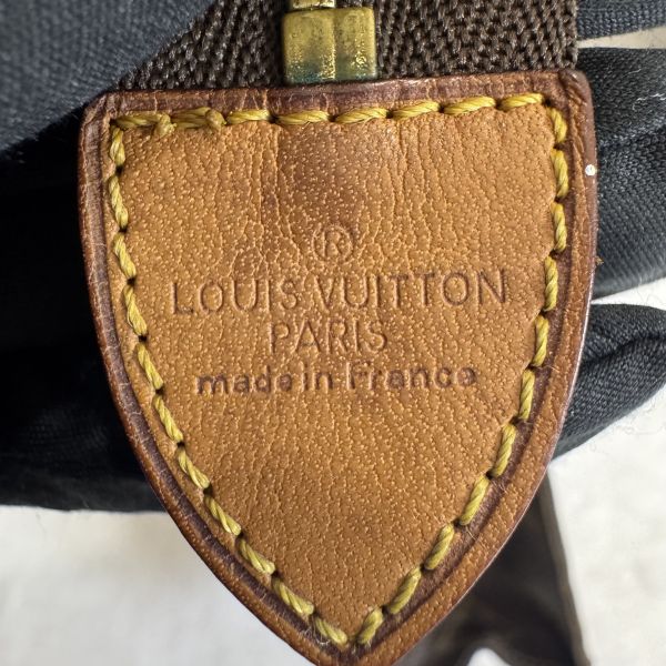 LV 老花洗漱大號手拿包 