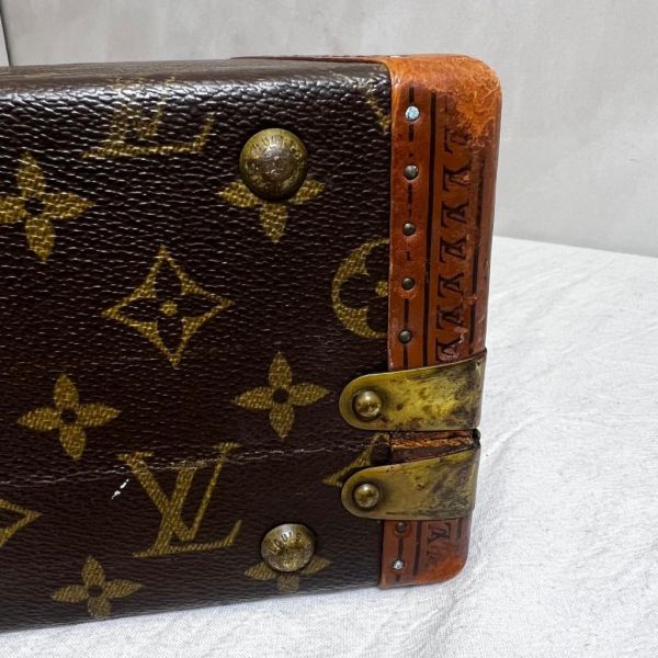 Lv 老花古董硬箱 
