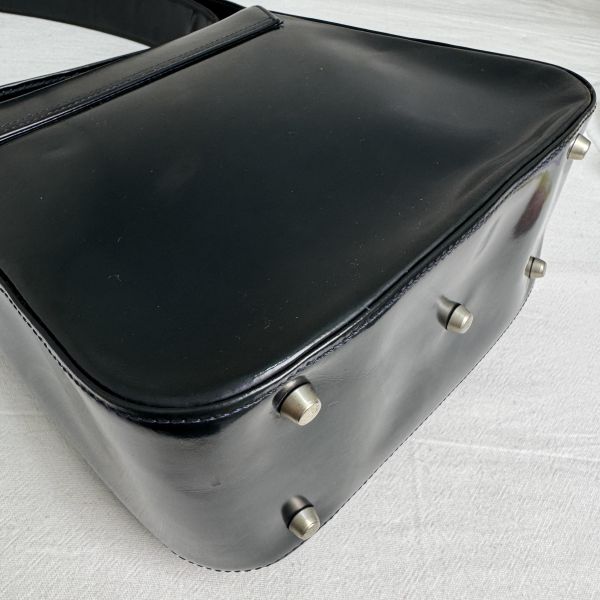 Versace經典黑色漆皮包 