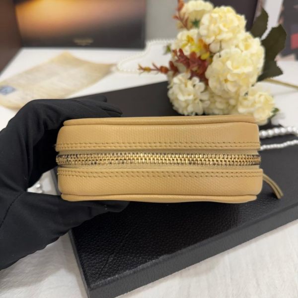 Chanel coco鈕扣皮革小包 