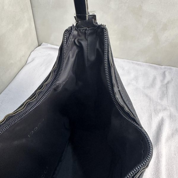 Gucci 黑色尼龍單肩包 