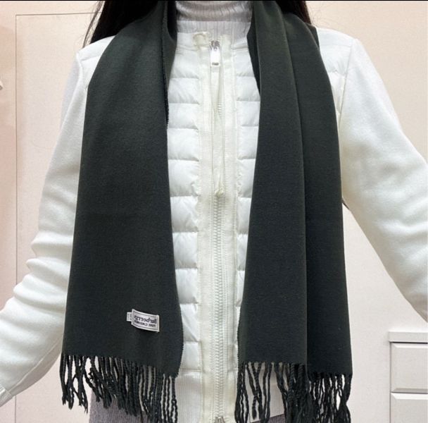 Burberry 純羊毛墨綠色圍巾 