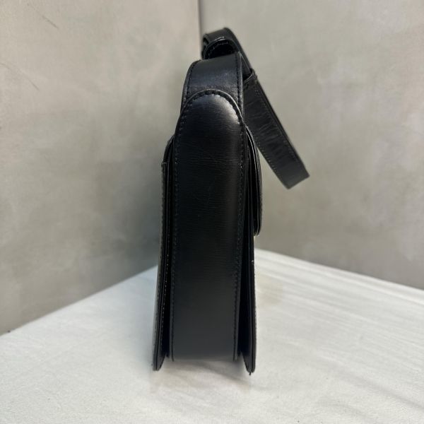 Gucci Vintage 中古黑色金色logo小牛皮肩背包 