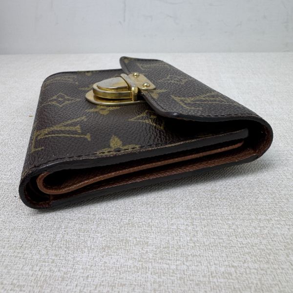 Louis Vuitton 曼哈頓金釦短夾 