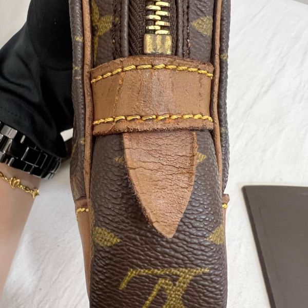 Louis Vuitton 橫版相機手拿包 