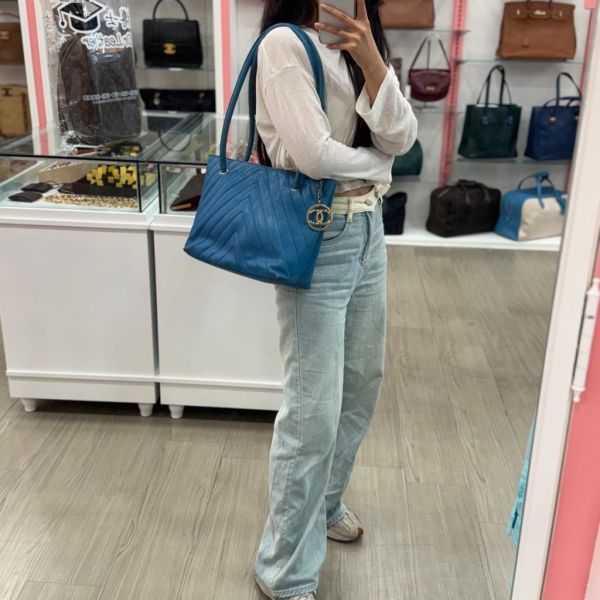 Chanel Vintage Chevron Caviar Tote 藍色 