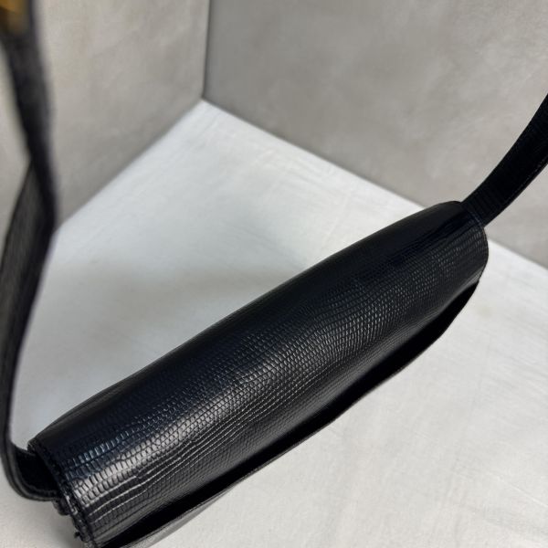 Gucci 黑色皮革翻蓋肩背包 