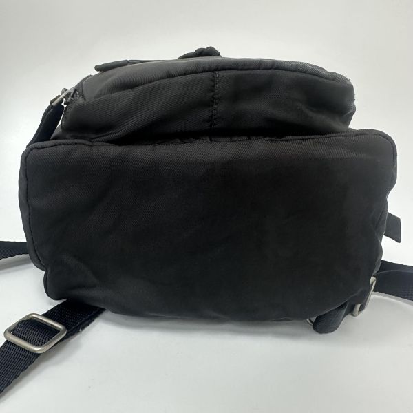 Prada 經典尼龍後背包 