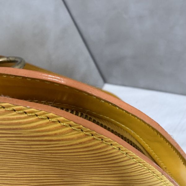 Louis Vuitton 黃色Epi雙肩背包 
