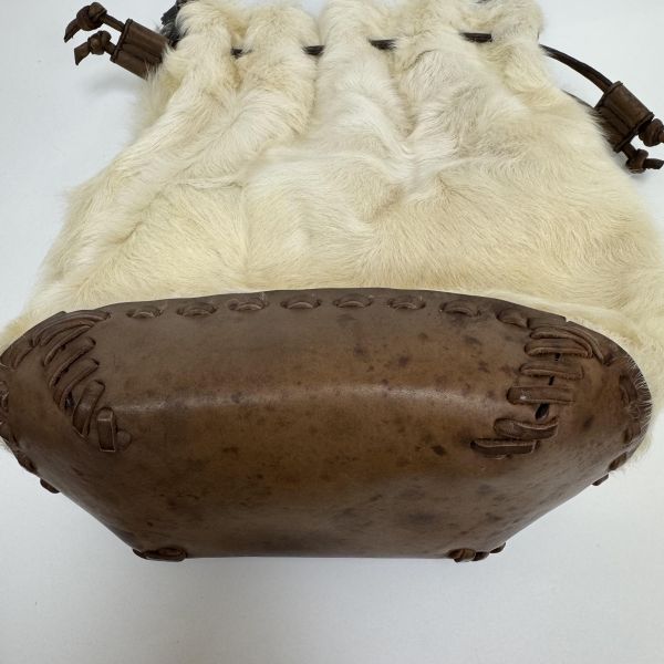 VALENTINO白色毛絨單肩包 