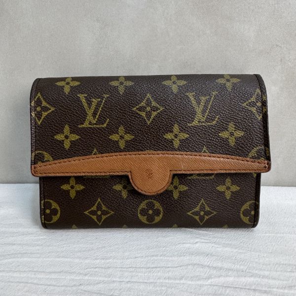 Louis Vuitton 紅皮腰包 