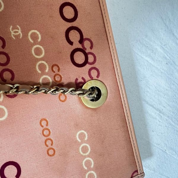 CHANEL 粉紅色帆布COCO印花包 