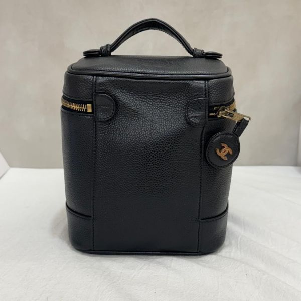 Chanel 魚子醬化妝包 
