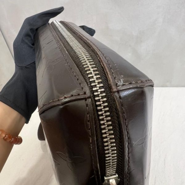 Louis Vuitton 硬殼肩包 