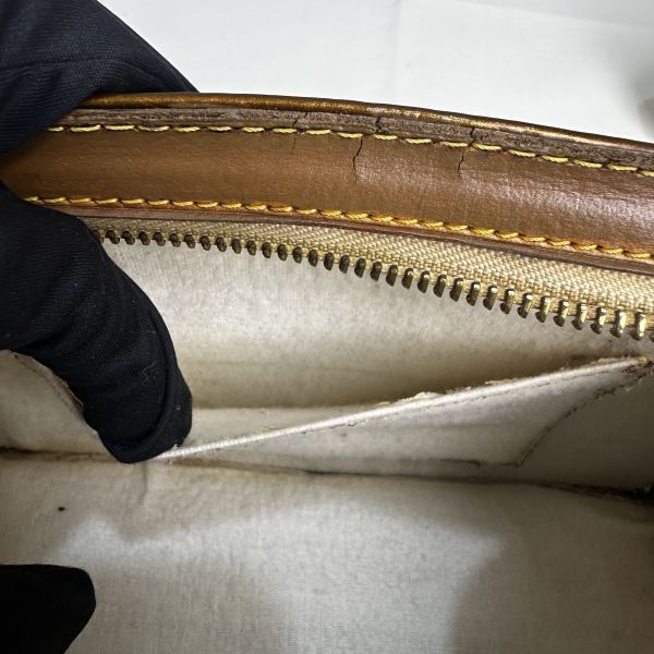 Louis Vuitton 亮面漆皮手提包 