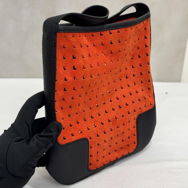 Loewe 羅意威 Anagram 麂皮單肩包 