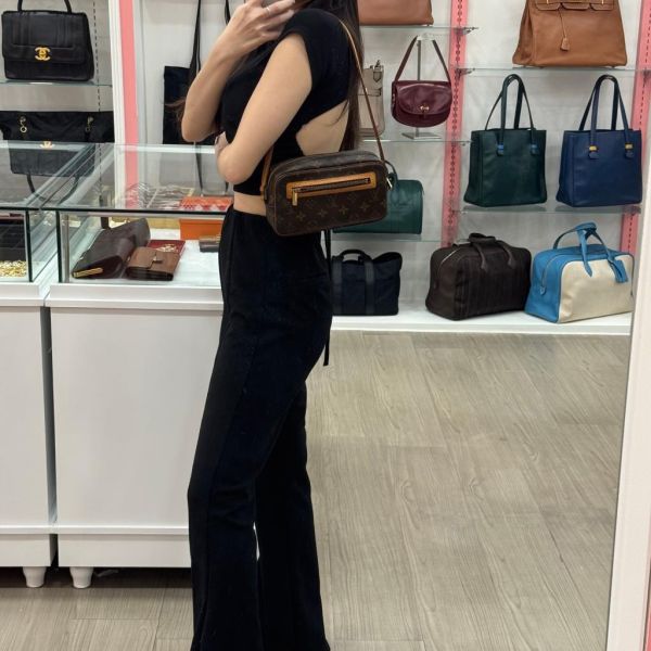 Louis Vuitton 小號開口笑腋下包 