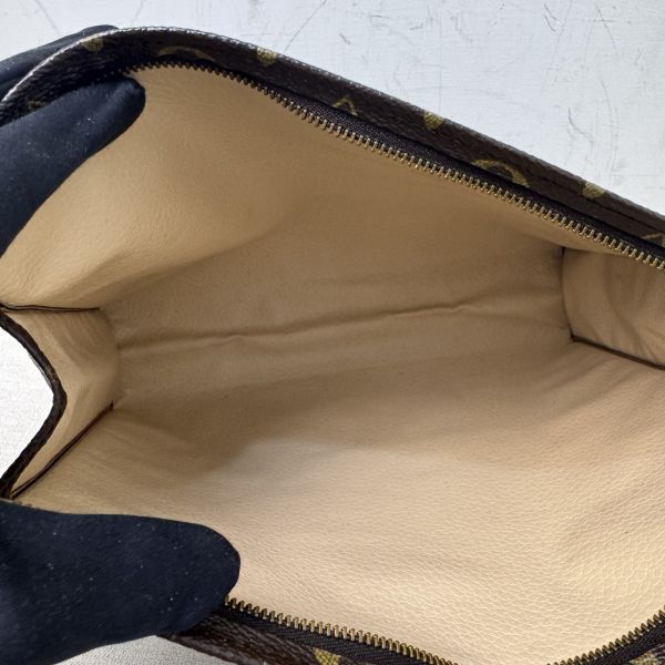 LV 白皮 老花洗漱包 