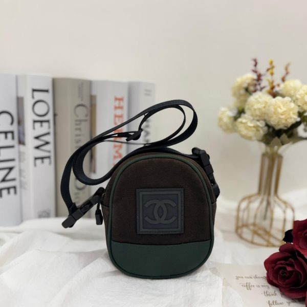 Chanel 帆布蛋蛋包 