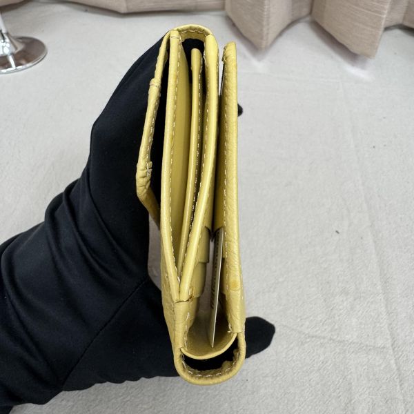 Versace 黃色鴕鳥皮錢包 