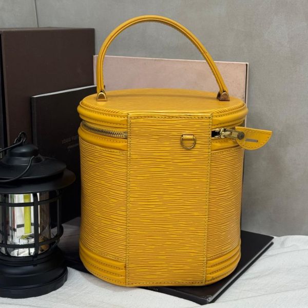 Louis Vuitton 圓桶手提化妝包 