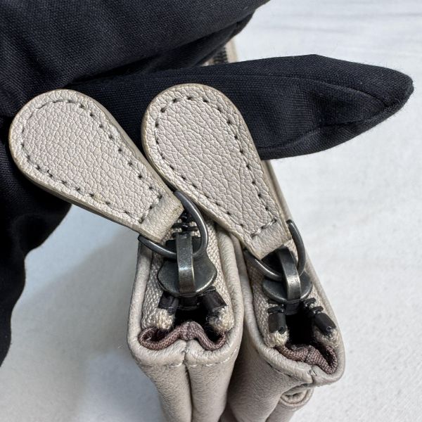 Bottega Veneta 編織拉鍊手拿包 