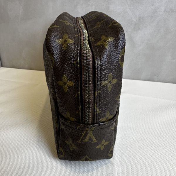 Louis Vuitton 經典盥洗包 