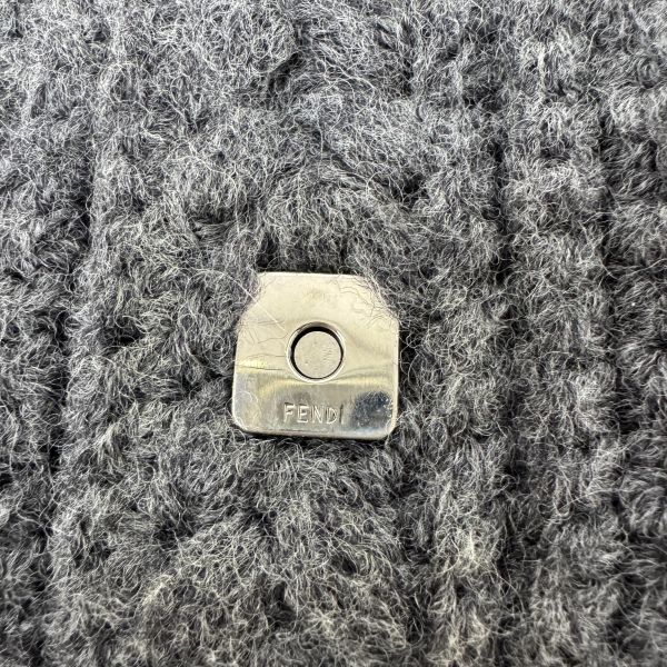 Fendi Baguette 灰色毛線針織肩背包 