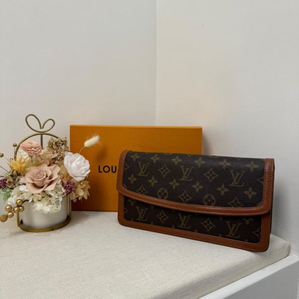 Louis Vuitton 經典老花紅皮手拿包 