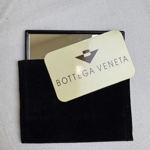 Bottega Veneta 藍黑雙色復古手提包 