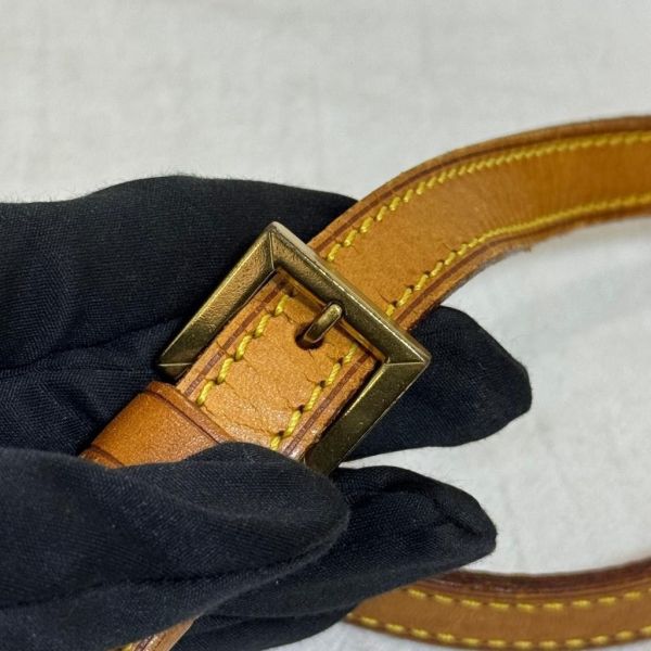 Louis Vuitton 金釦單肩包 