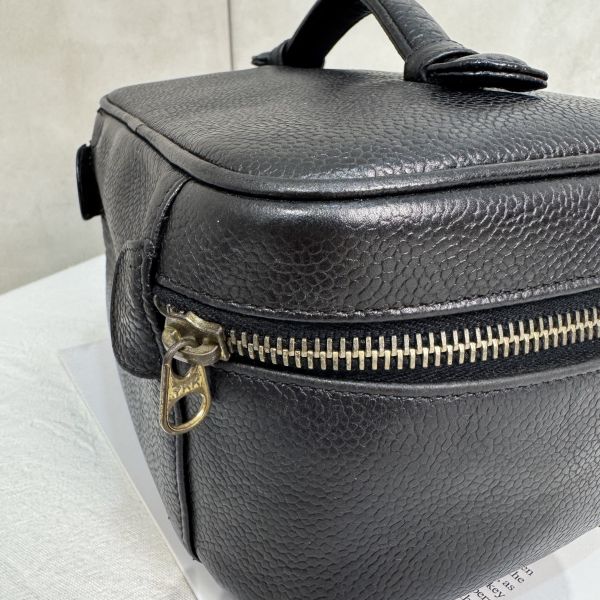 CHANEL 香奈兒魚子醬化妝包 