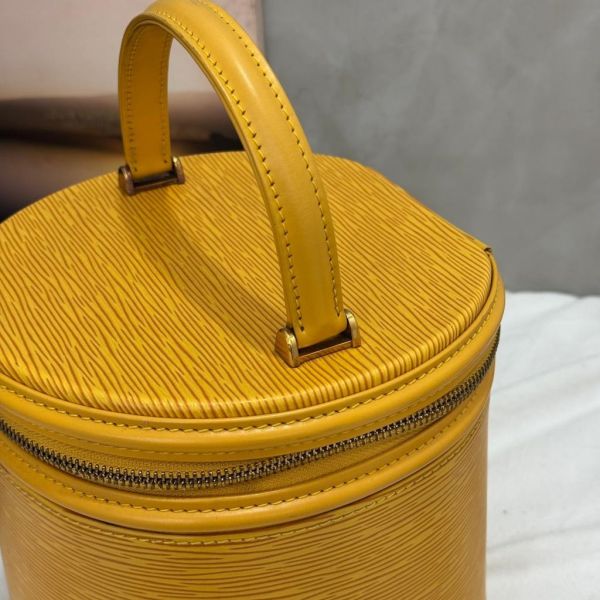 Louis Vuitton 圓桶手提化妝包 