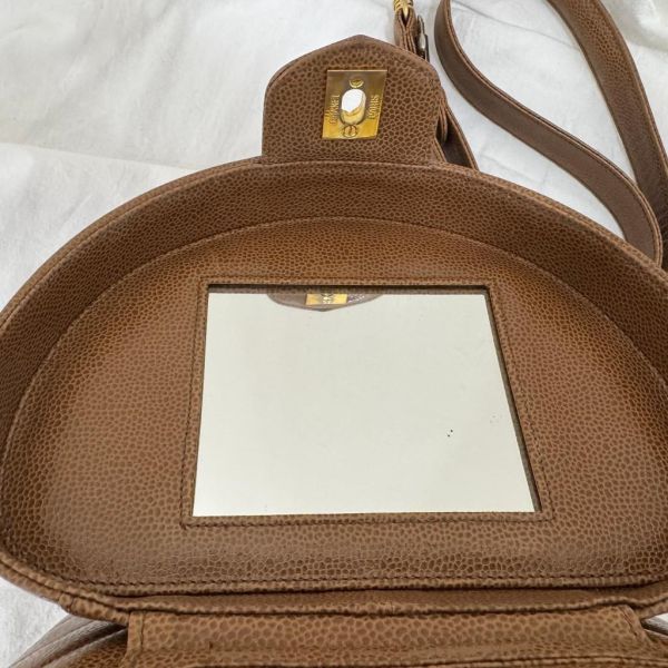 Chanel 奶金水桶化妝包 
