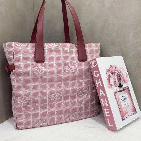 Chanel  粉紅冰格托特包 