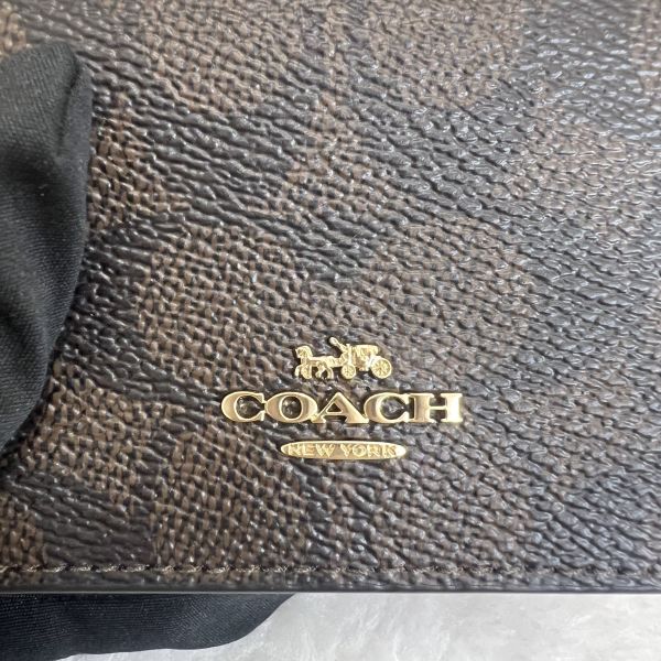 Coach 迷你鏈帶短夾 