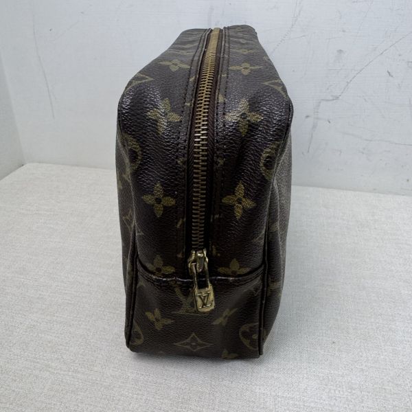 LV 老花手拿洗漱包 