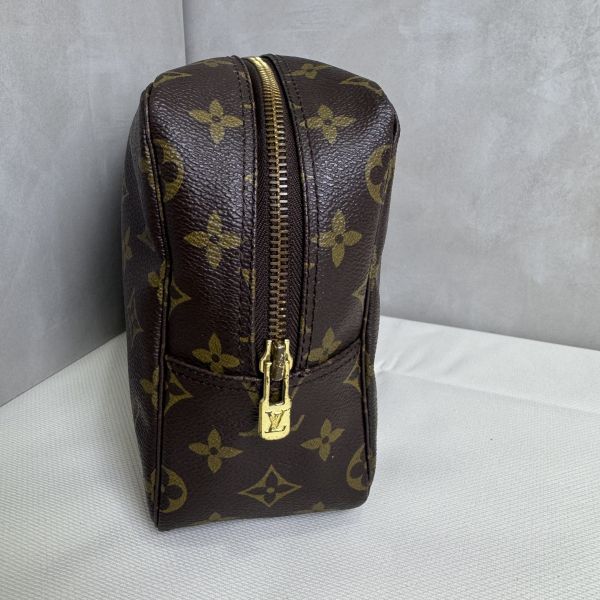 Louis Vuitton 經典化妝包 